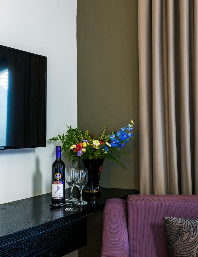 Kalvin Boutique Hotel By Levinsky Market Tel-Aviv ภายนอก รูปภาพ